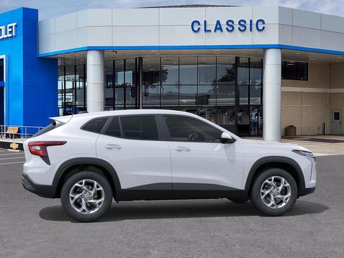 New 2026 Chevrolet Trax LS w/ LS Convenience Package image 5