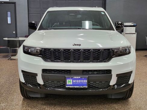 New 2025 Jeep Grand Cherokee L Altitude image 7