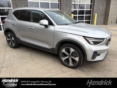 Used 2025 Volvo XC40 B5 Plus