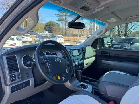 Used 2013 Toyota Tundra 4x4 CrewMax image 13