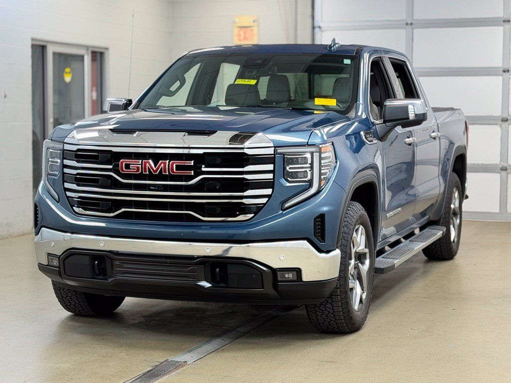 Used 2024 GMC Sierra 1500 SLT w/ SLT Premium Plus Package AWD/4WD image 3