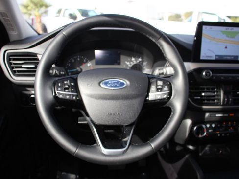 Certified 2022 Ford Escape SE w/ Convenience Package FWD image 16