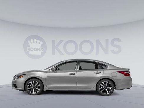 Used 2016 Nissan Altima 2.5 SR FWD image 4