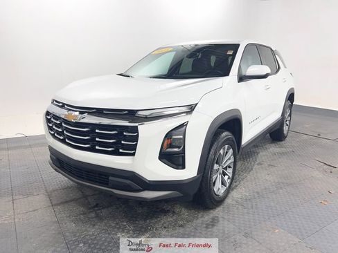 Used 2025 Chevrolet Equinox LT FWD image 1