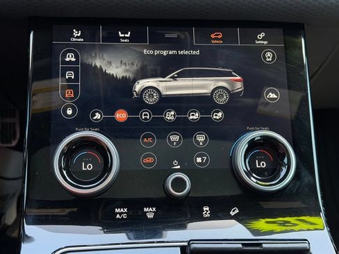 Used 2018 Land Rover Range Rover Velar R-Dynamic SE AWD/4WD image 29