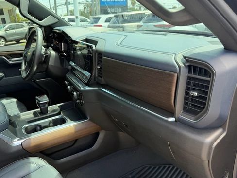 Used 2024 Chevrolet Silverado 1500 High Country w/ Technology Package AWD/4WD image 18