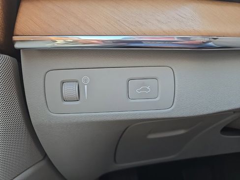 Used 2021 Volvo XC90 T6 Momentum image 47