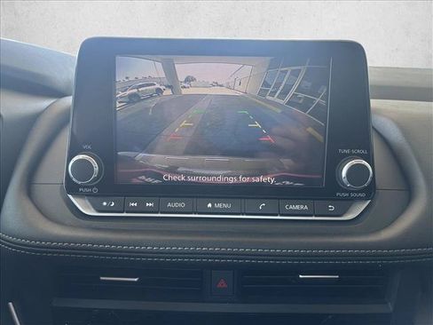 Used 2024 Nissan Rogue SV w/ SV Premium Package FWD image 14