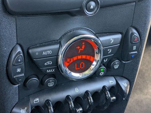 Used 2011 MINI Cooper Clubman w/ Premium Pkg image 23