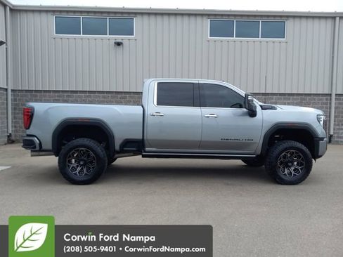 Used 2024 GMC Sierra 3500 Denali Ultimate image 2