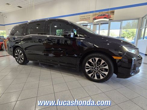 Used 2026 Honda Odyssey Elite image 3