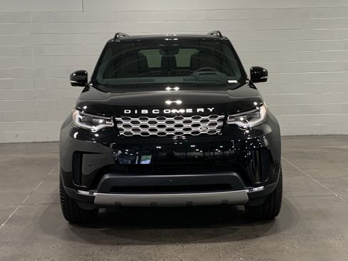 New 2025 Land Rover Discovery S image 9