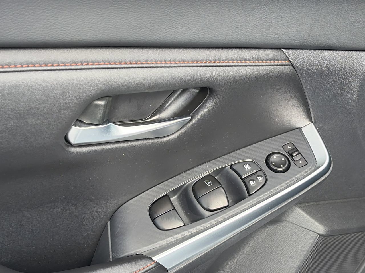 Certified 2025 Nissan Sentra SR FWD image 23