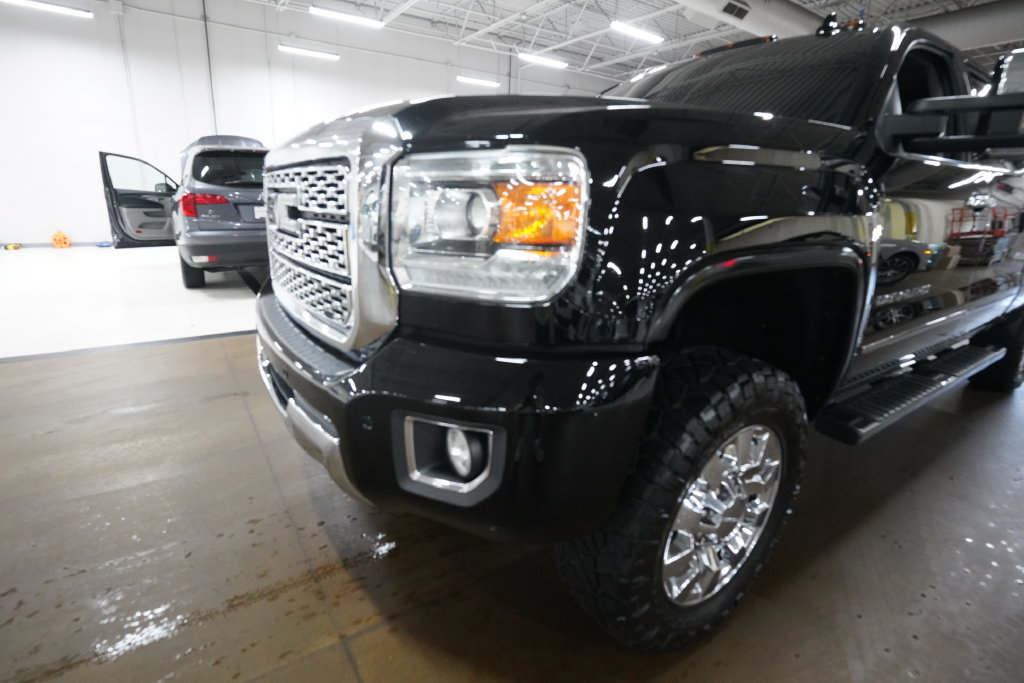 Used 2016 GMC Sierra 2500 Denali w/ Driver Alert Package AWD/4WD image 21