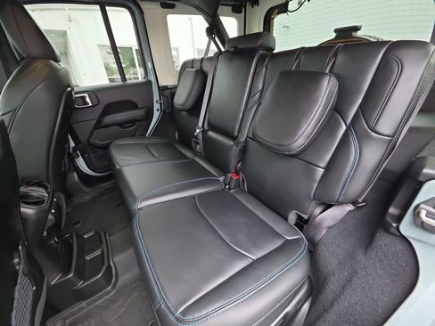 Used 2024 Jeep Wrangler Unlimited Rubicon 4xe image 23