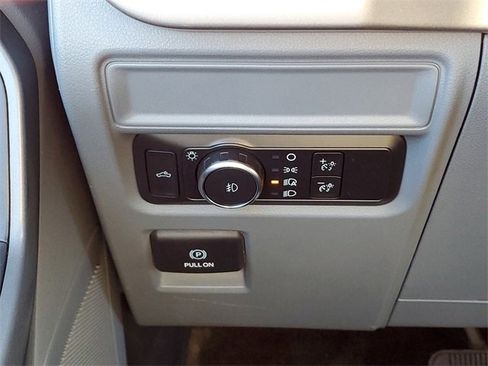 Used 2021 Ford F150 XLT w/ Trailer Tow Package image 11