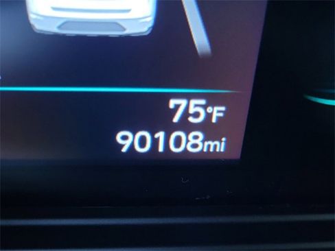 Used 2023 Hyundai Venue SE image 11