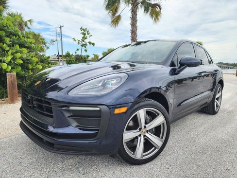 Used 2023 Porsche Macan AWD/4WD image 35