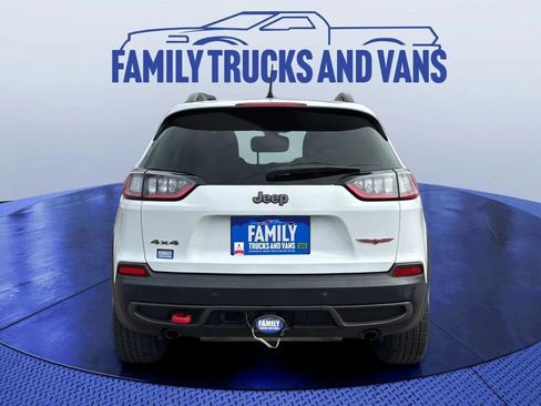 Used 2019 Jeep Cherokee Trailhawk image 4