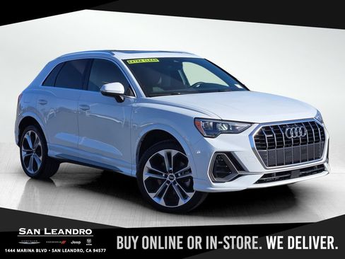 Used 2021 Audi Q3 2.0T Premium w/ Convenience Package AWD/4WD image 1