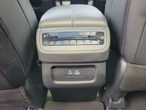 Used 2024 Nissan Pathfinder SL w/ SL Premium Package image 11