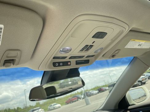 Used 2014 Cadillac XTS Luxury w/ Driver Awareness Package image 19