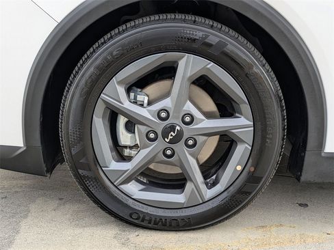 Used 2025 Kia K4 LXS image 31