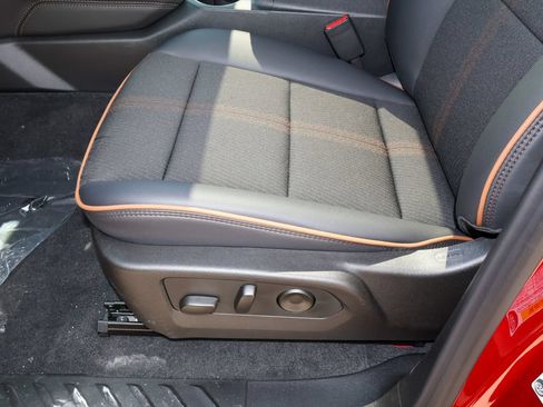 New 2026 GMC Canyon AT4 w/ Technology Plus Package AWD/4WD image 9