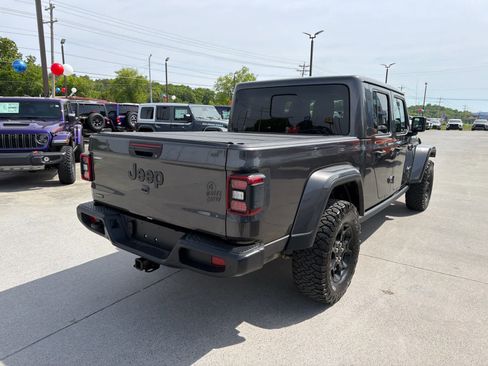Used 2023 Jeep Gladiator Sport AWD/4WD image 7