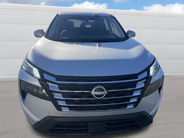 Used 2025 Nissan Rogue SV AWD/4WD image 13