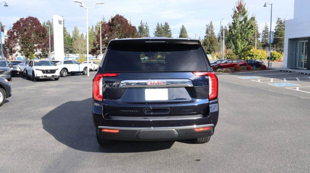 Used 2023 GMC Yukon SLT w/ SLT Premium Package AWD/4WD image 4