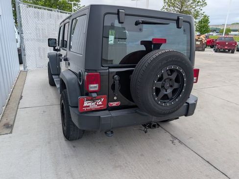 Used 2017 Jeep Wrangler Unlimited Sport w/ Connectivity Group AWD/4WD image 18