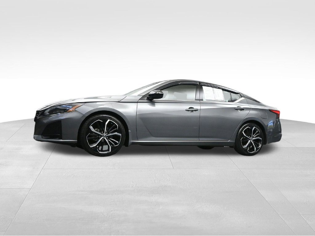 Used 2024 Nissan Altima 2.5 SR FWD image 24