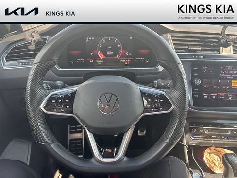 Used 2023 Volkswagen Tiguan SE R-Line AWD/4WD image 3