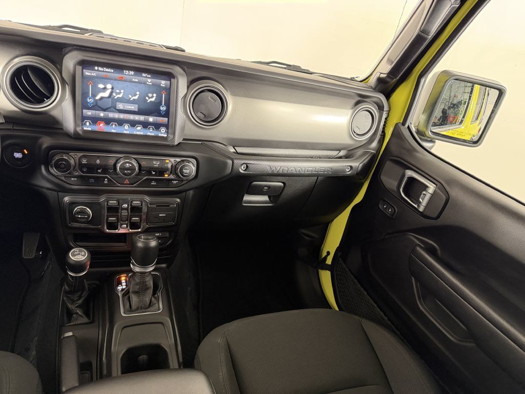 Used 2023 Jeep Wrangler Unlimited w/ Cold Weather Group AWD/4WD image 18