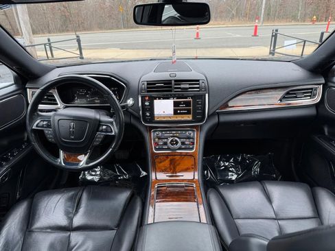 Used 2017 Lincoln Continental Select w/ Climate Package image 11