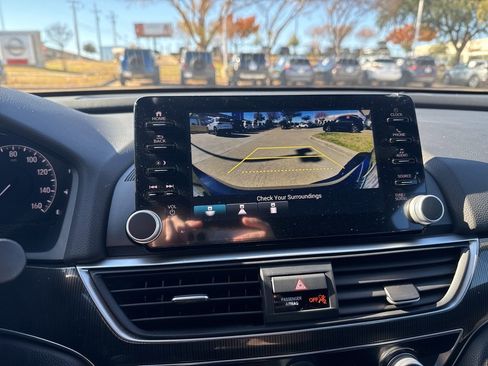 Used 2022 Honda Accord Sport image 6