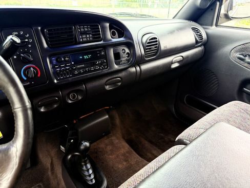 Used 1998 Dodge Ram 1500 Truck 4x4 Quad Cab image 15