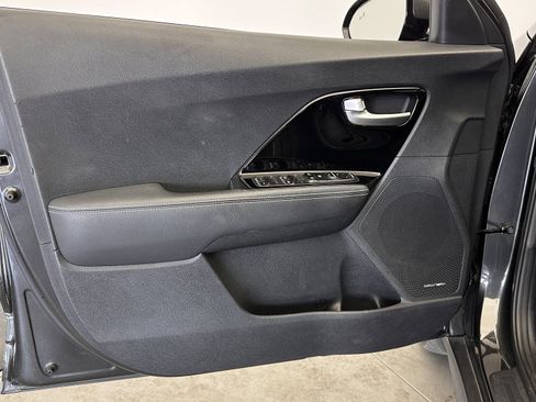 Used 2022 Kia Niro EX w/ Cold Weather Package image 16