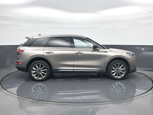 Used 2021 Lincoln Corsair FWD w/ Premium Package image 8