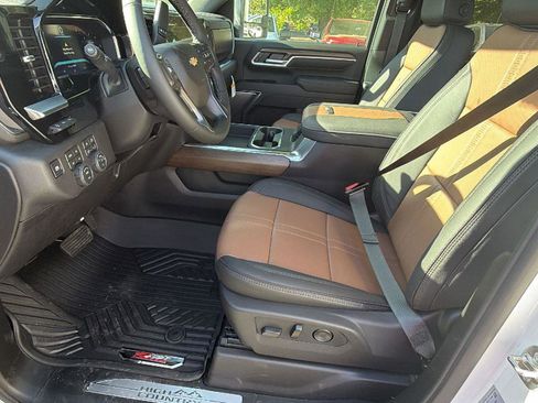 New 2026 Chevrolet Silverado 2500 High Country w/ High Country Premium Package AWD/4WD image 13