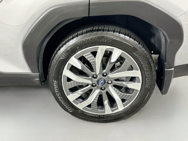 Used 2025 Subaru Forester Touring AWD/4WD image 32