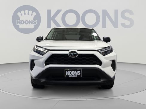 Used 2024 Toyota RAV4 LE AWD/4WD image 11
