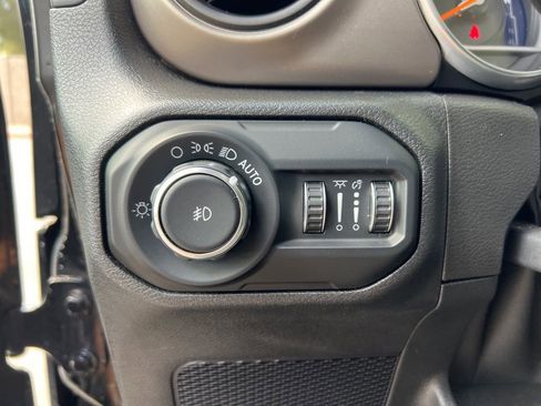 Used 2021 Jeep Wrangler Unlimited Sport image 10