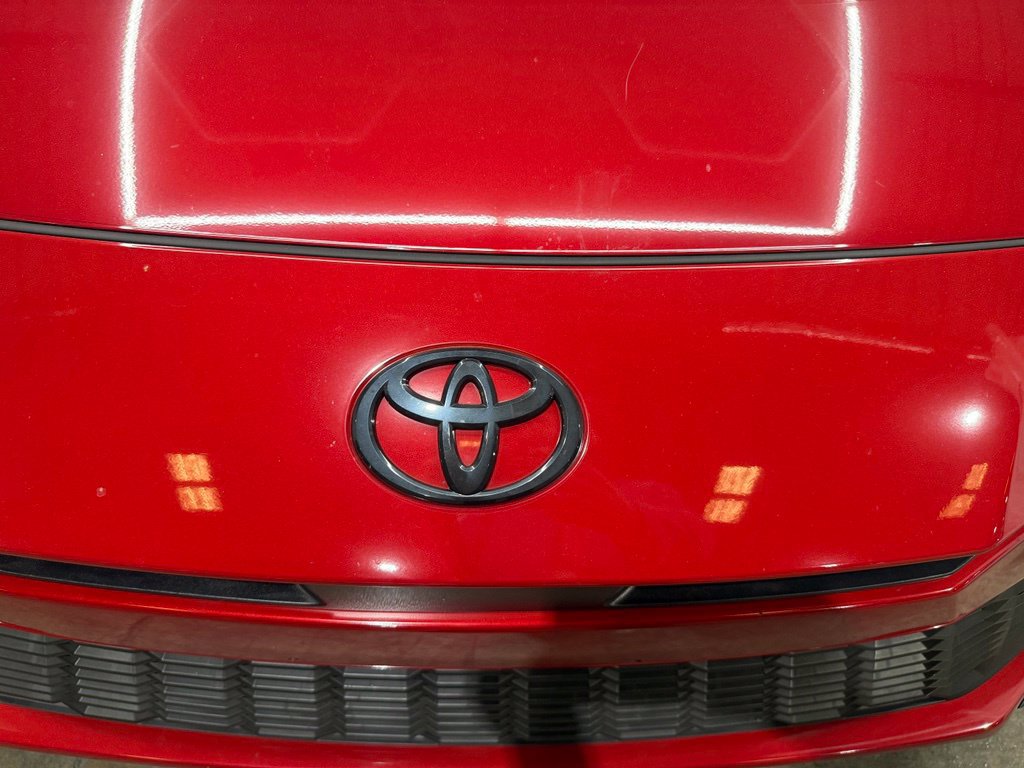 Used 2025 Toyota Camry SE w/ Convenience Package FWD image 17