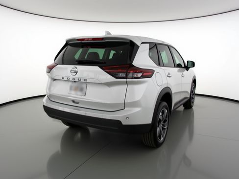Used 2025 Nissan Rogue SV image 9