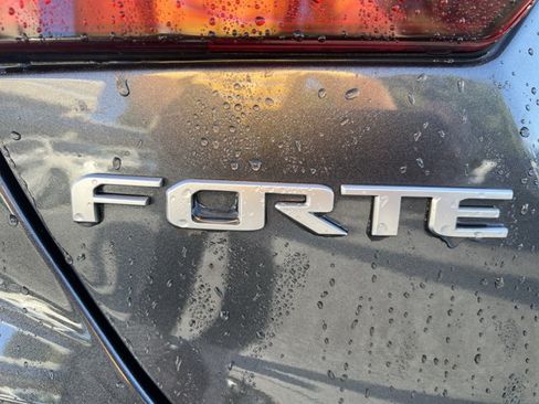 Used 2024 Kia Forte LXS w/ LXS Technology Package FWD image 10
