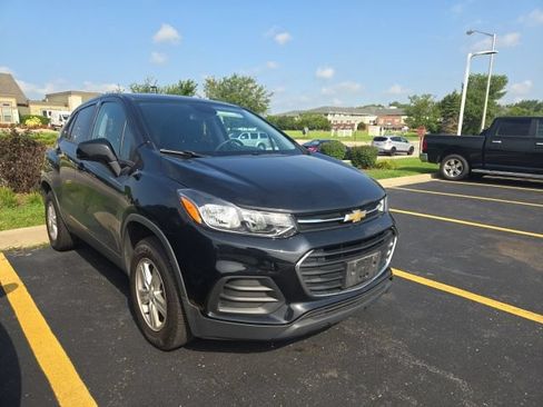 Used 2019 Chevrolet Trax LS w/ Tint and Cruise Package AWD/4WD image 1