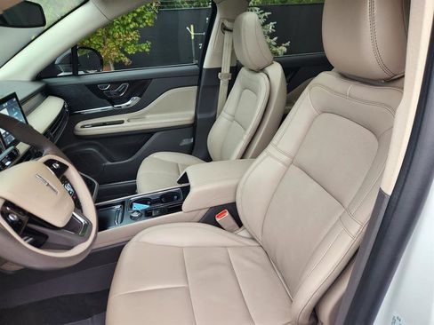 Used 2022 Lincoln Corsair AWD w/ Premium Package image 29