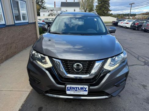 Used 2019 Nissan Rogue SV w/ Sun & Sound Touring Package image 2